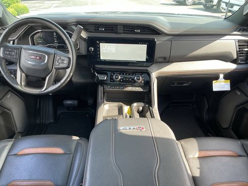 Used 2024 GMC Sierra 2500 AT4 w/ AT4 Premium Plus Package AWD/4WD image 21