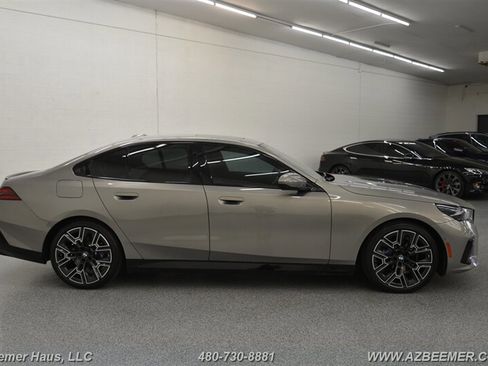 Used 2024 BMW 530i w/ M Sport Package RWD image 8