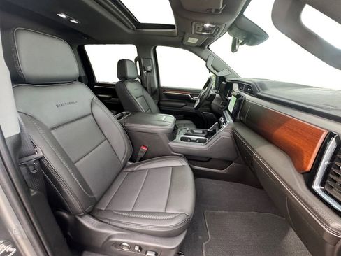 Used 2024 GMC Sierra 2500 Denali w/ Denali Reserve Package image 16