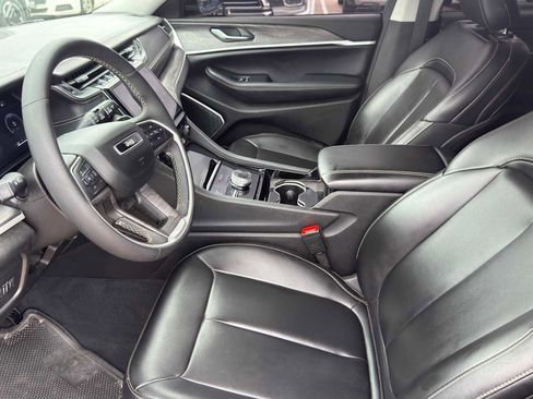 Used 2023 Jeep Grand Cherokee L Limited AWD/4WD image 9