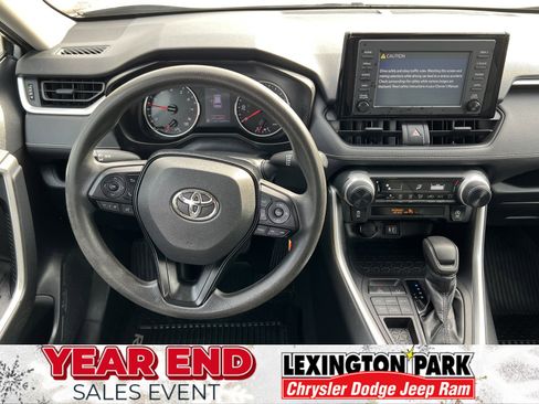 Used 2019 Toyota RAV4 LE image 18