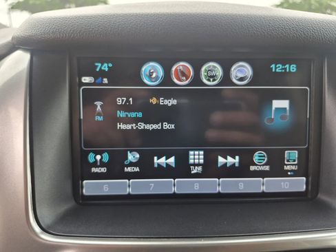 Used 2018 Chevrolet Suburban LT image 31