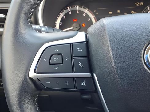 Used 2024 Toyota Highlander XLE image 29