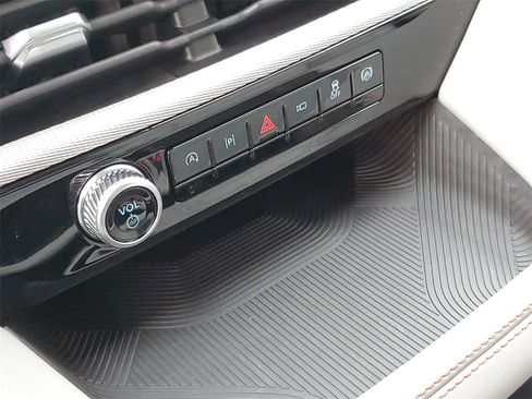 New 2026 Ford Explorer Active w/ Active Comfort Package image 23