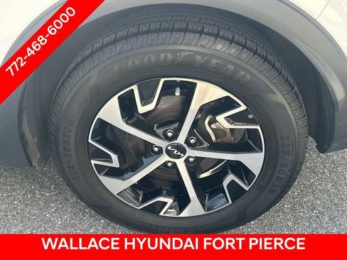Used 2024 Kia Sportage EX FWD image 10