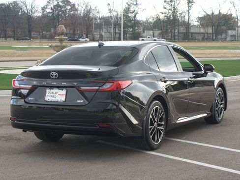 Used 2026 Toyota Camry Hybrid image 19