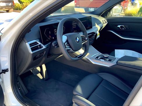 Used 2025 BMW 330i xDrive 330i xDrive w/ Premium Package image 8