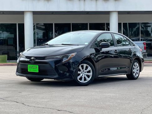 Used 2024 Toyota Corolla LE FWD image 2