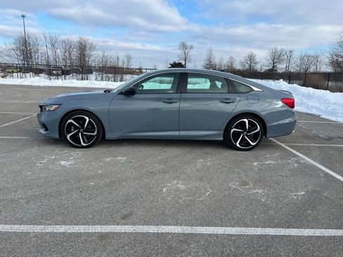Used 2022 Honda Accord Sport image 4