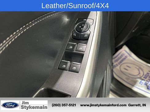 Used 2023 Ford Explorer XLT AWD/4WD image 19