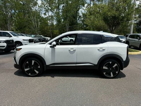 Used 2025 Nissan Kicks SR AWD/4WD image 2