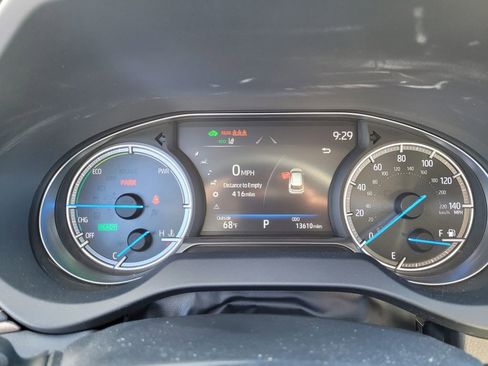 Certified 2024 Toyota Venza XLE image 23