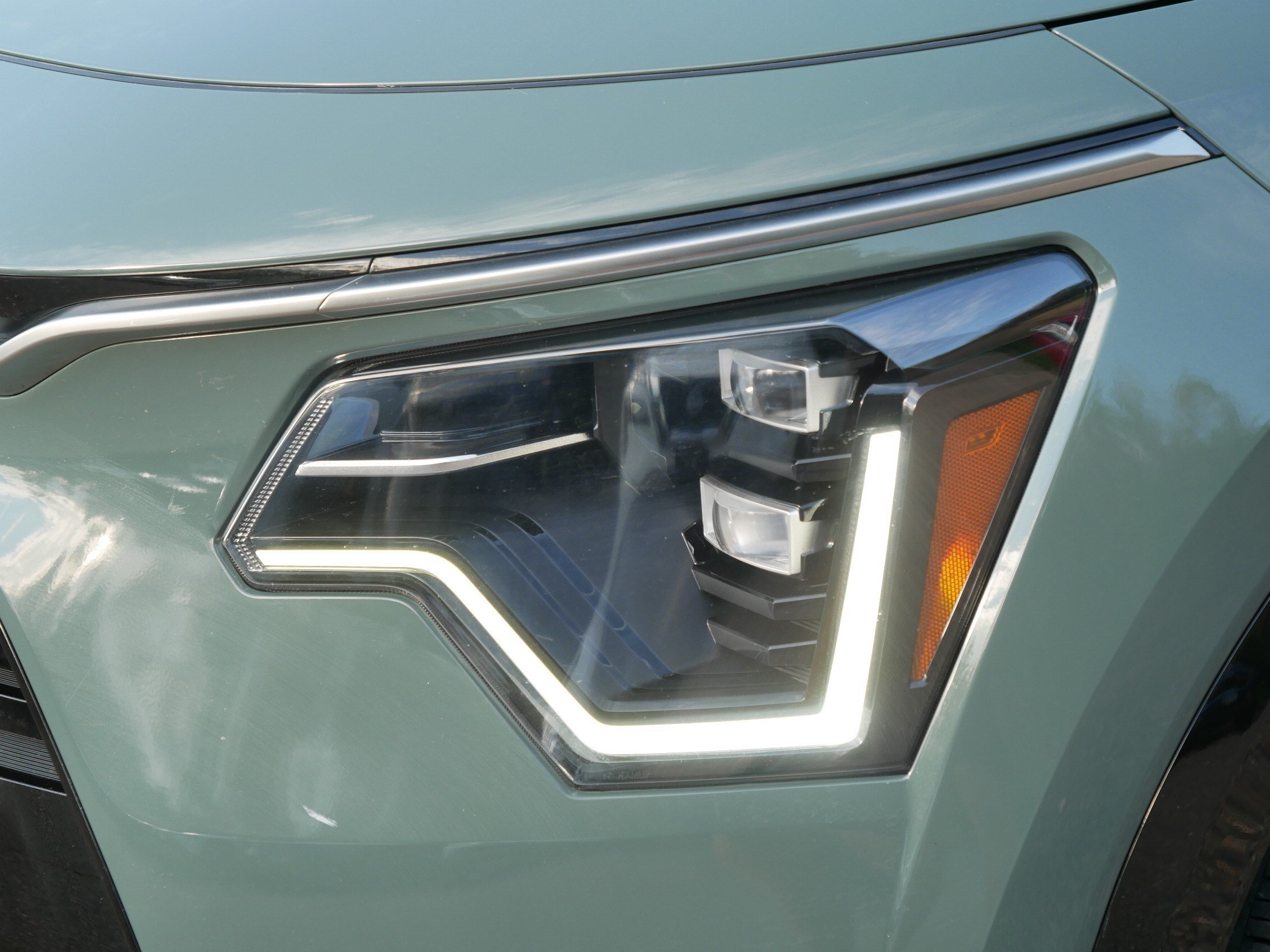 Certified 2025 Kia Niro SX Touring FWD image 16