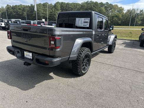 New 2025 Jeep Gladiator Willys image 3