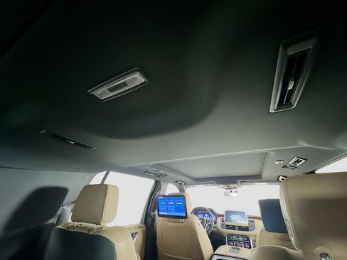 Used 2023 Chevrolet Suburban Premier w/ Advanced Technology Package AWD/4WD image 43
