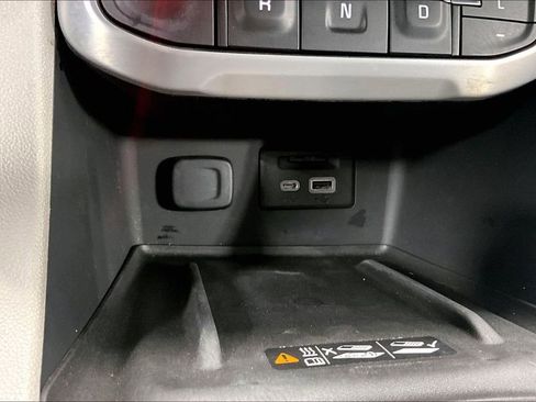Used 2022 GMC Acadia SLT w/ Preferred Package FWD image 26