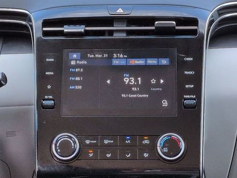 Used 2024 Hyundai Tucson SE image 18