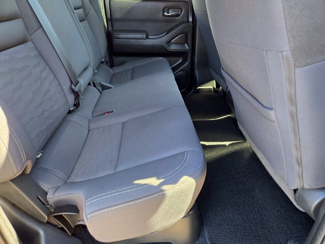 Used 2023 Nissan Frontier SV w/ Technology Package RWD image 14