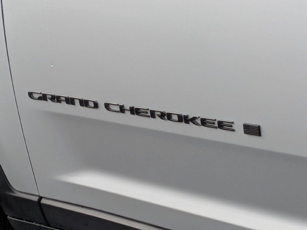 Used 2024 Jeep Grand Cherokee Altitude AWD/4WD image 26