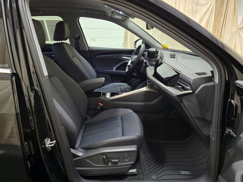 Used 2025 Audi Q5 Premium w/ Convenience Package image 36