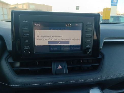 Used 2019 Toyota RAV4 XLE image 18