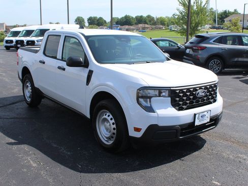 New 2025 Ford Maverick XL image 8