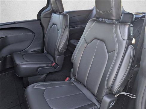 New 2026 Chrysler Pacifica Select w/ S Appearance Package FWD image 15