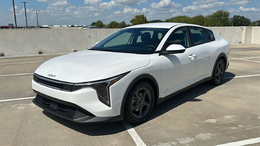 Used 2025 Kia K4 FWD image 8