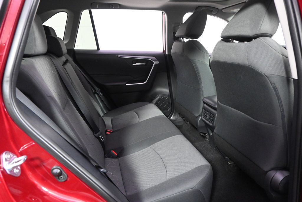 Used 2021 Toyota RAV4 XLE w/ Convenience Package AWD/4WD image 18