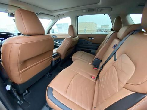 New 2025 Nissan Pathfinder Platinum w/ Cargo Package image 17