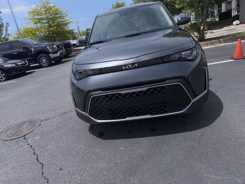 Certified 2025 Kia Soul LX w/ LX Technology Package FWD image 8