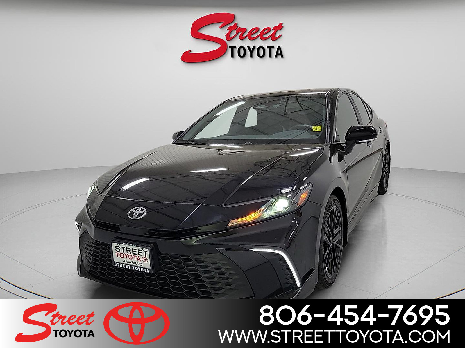 Certified 2025 Toyota Camry SE w/ Convenience Package FWD image 1