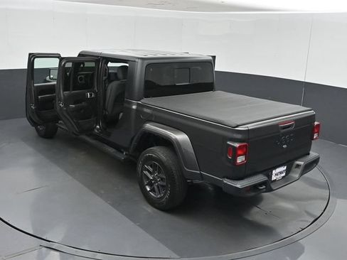 Used 2024 Jeep Gladiator Sport AWD/4WD image 58