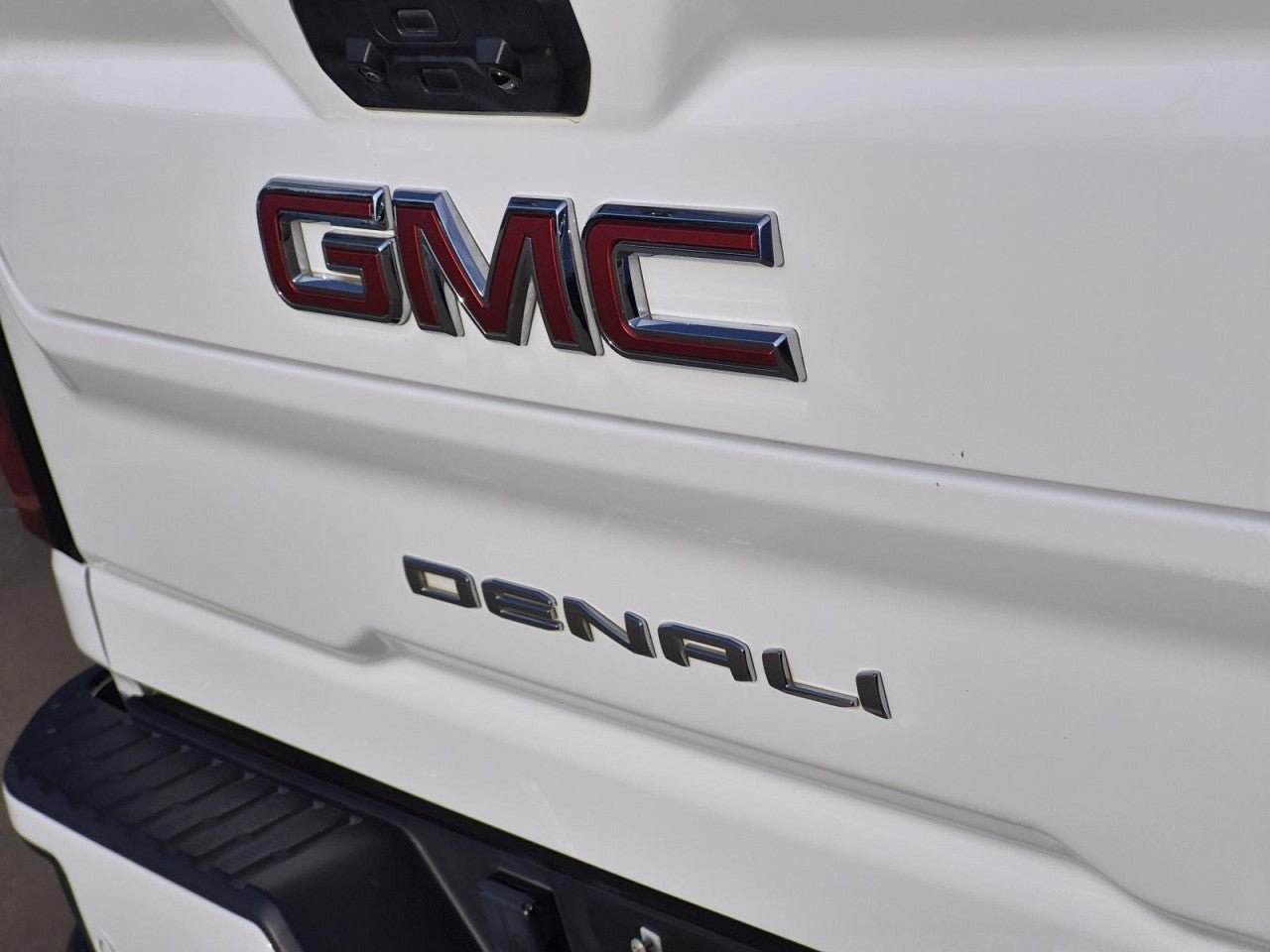 Certified 2025 GMC Sierra 2500 Denali AWD/4WD image 8