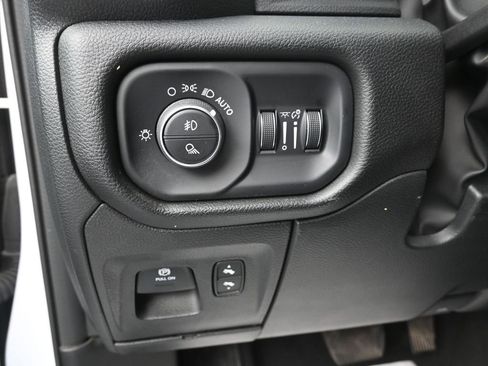 Used 2025 RAM 1500 Laramie AWD/4WD image 15