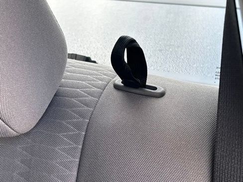 Used 2018 Toyota Tacoma SR5 AWD/4WD image 35