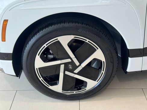 New 2026 Hyundai Ioniq 9 Calligraphy image 11