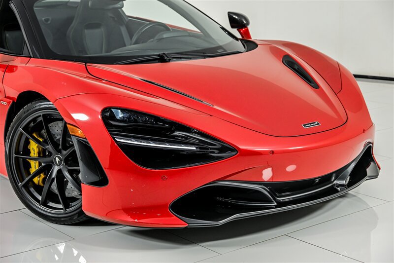 Used 2022 McLaren 720S Performance RWD image 3