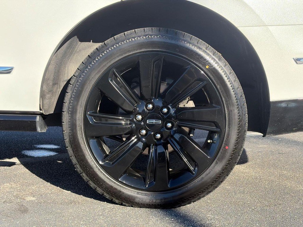 Used 2023 Lincoln Navigator Reserve AWD/4WD image 10