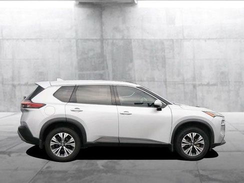 Used 2021 Nissan Rogue SV FWD image 5
