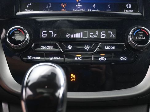 Used 2023 Nissan Murano SL w/ SL Moonroof Package image 12