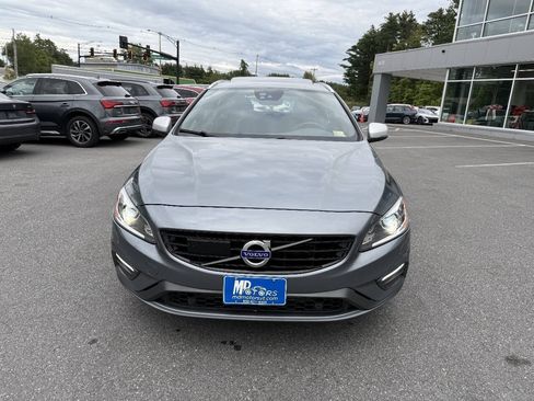 Used 2017 Volvo V60 T6 R-Design Platinum w/ Climate Package AWD/4WD image 3