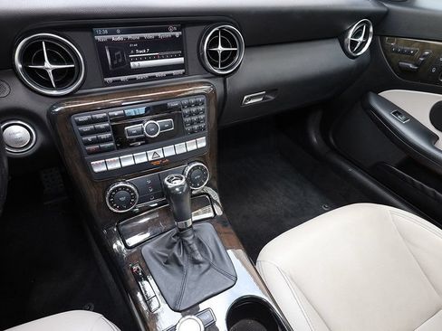 Used 2013 Mercedes-Benz SLK 250 image 39
