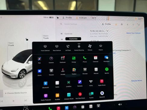 Used 2023 Tesla Model Y Long Range AWD/4WD image 24