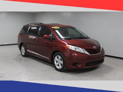 Used 2017 Toyota Sienna LE