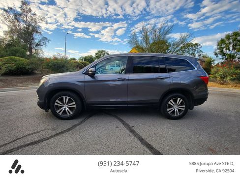 Used 2017 Honda Pilot EX image 8