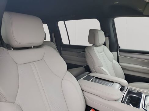 New 2026 Jeep Grand Wagoneer L 2WD image 15