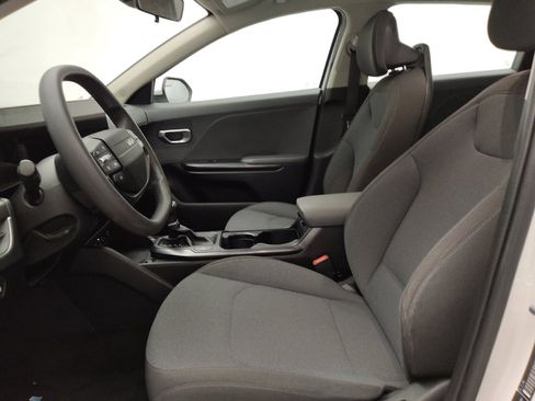 Used 2025 Kia K4 FWD image 17
