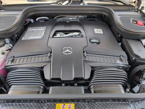 New 2026 Mercedes-Benz Maybach GLS 600 4MATIC image 17