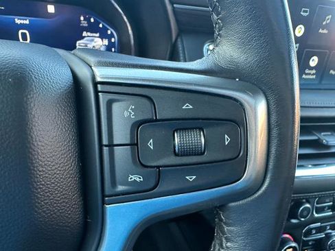 Used 2022 Chevrolet Suburban Z71 w/ Luxury Package image 36